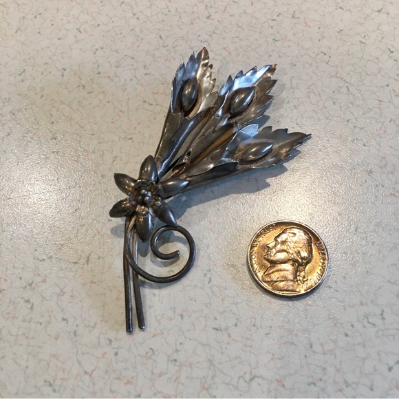 Vintage Coro Pegasus 1940s Sterling Silver Floral Bouquet Brooch WW2 Era - Picture 13 of 14